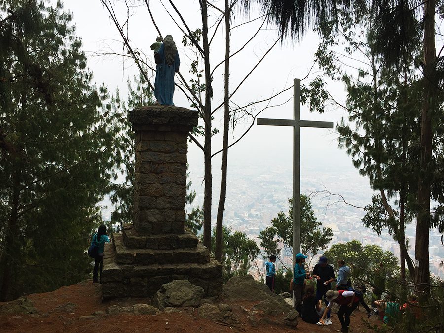 Cross and statue at Quebrada la vieja hike