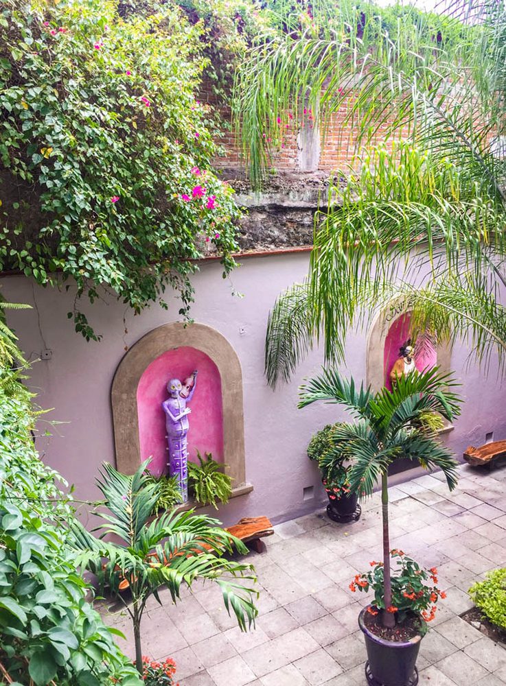 view of courtyard las bugambilias oaxaca