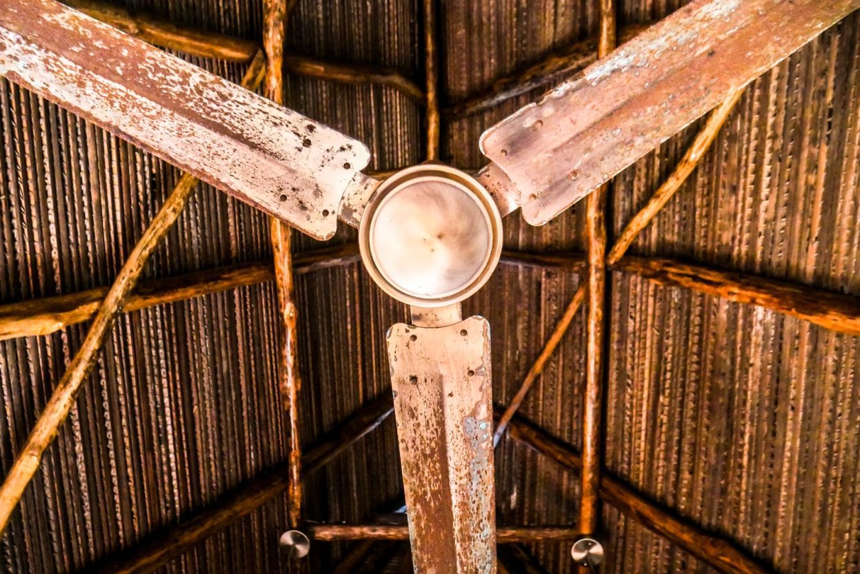 Isn't this copper fan gorgeous? fan cambutal panama