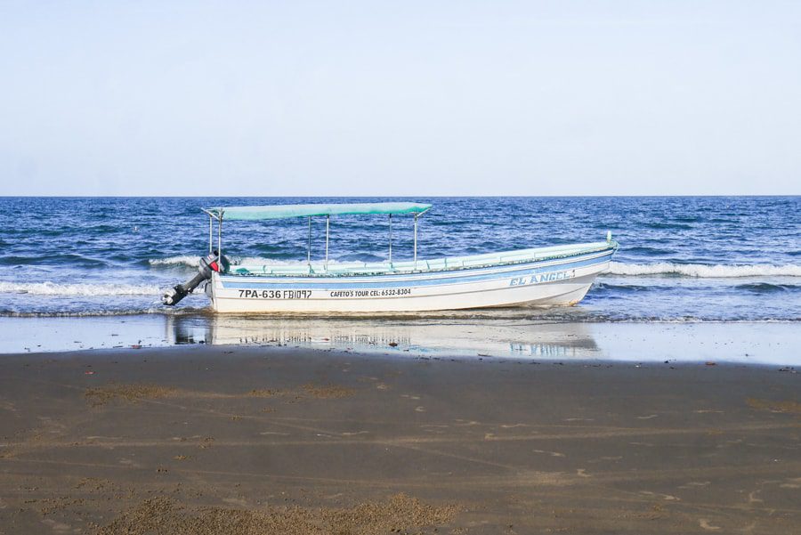 playa arenal pedasi panama boat