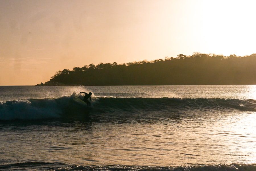 playa venao panama surfer