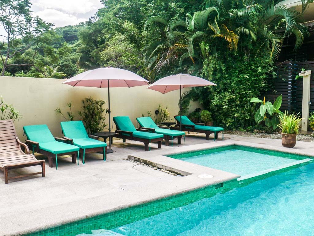 santa teresa hotel pool chairs