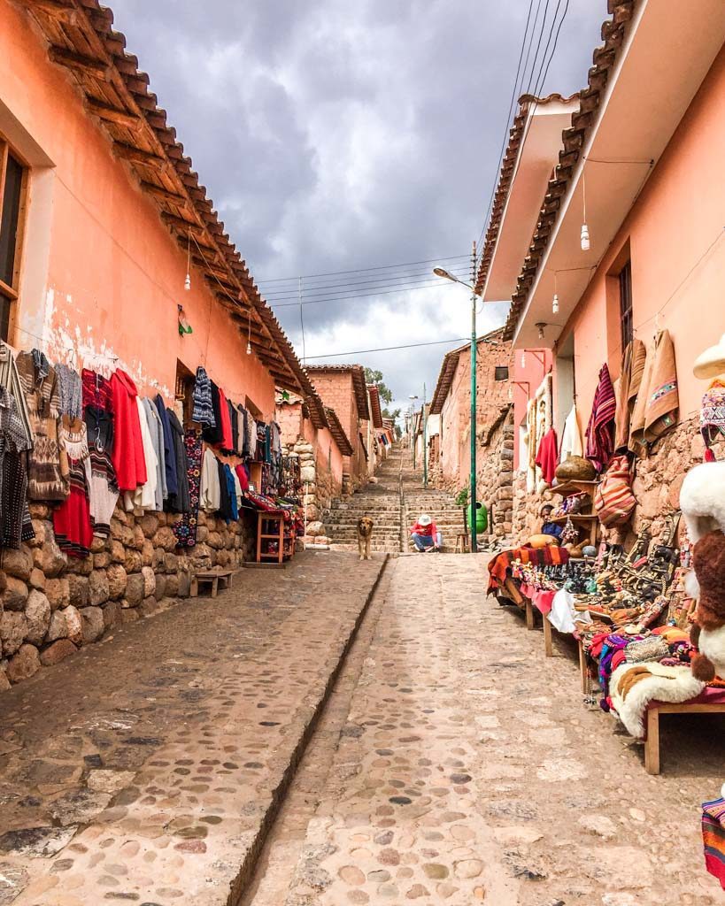 walking to the chinchero ruins