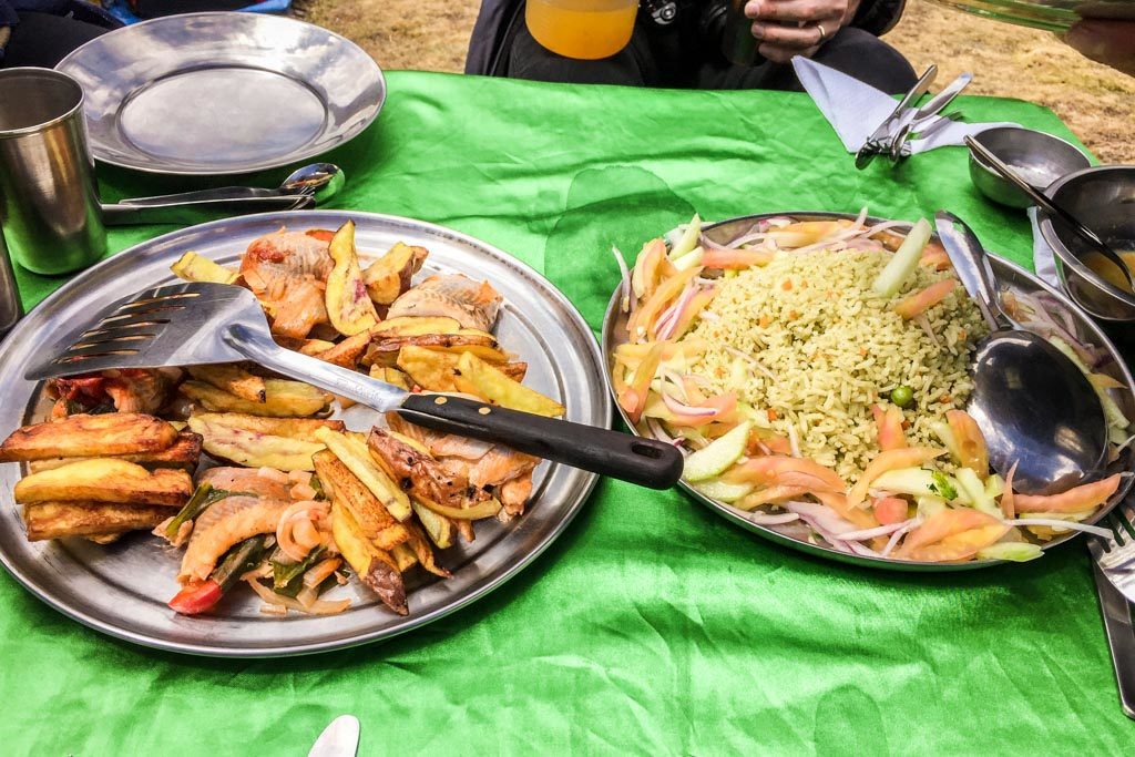 lunch rainbow mountain trek