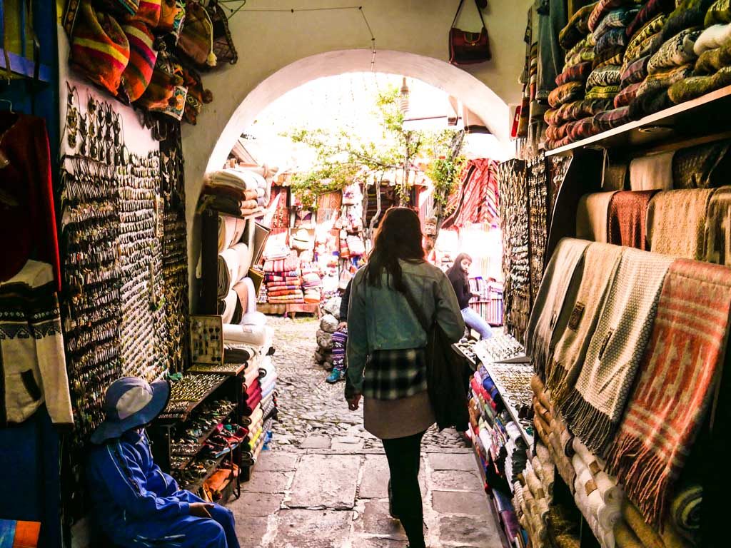 artisan market what to do in cusco