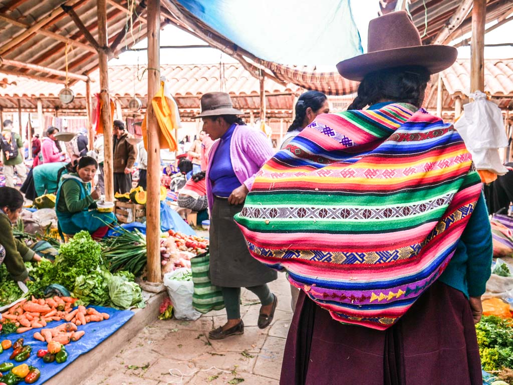 photos of cusco chinchero market