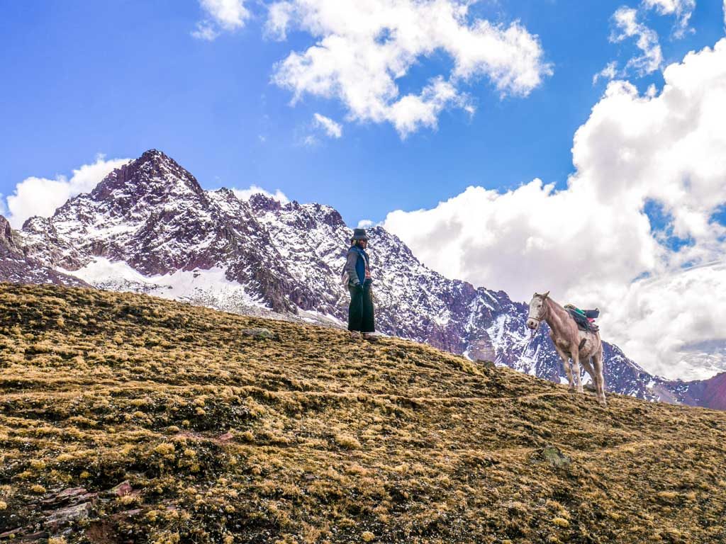 rainbow mountain trek