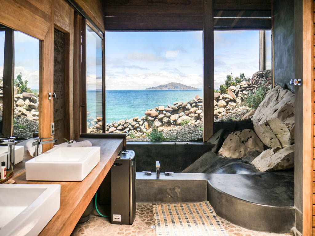 lake titicaca hotel bathroom