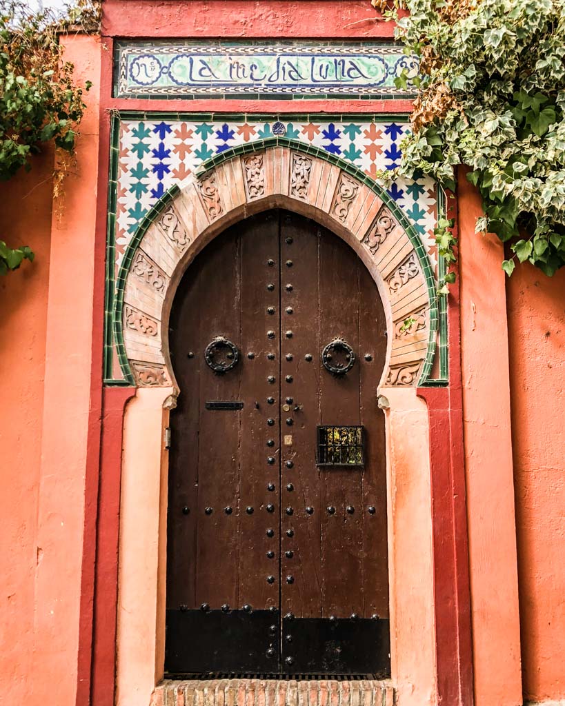 beautiful door in granada city guide