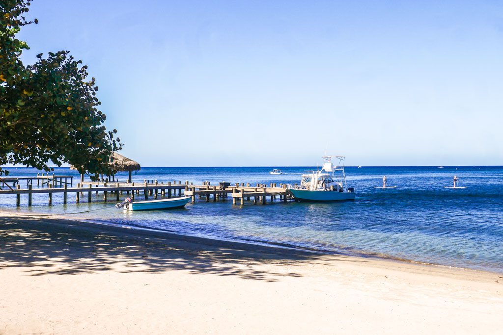 roatan boutique hotel beach