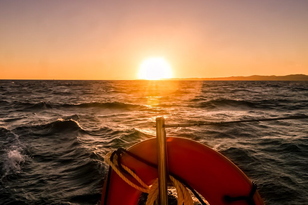 roatan sunset sail tour