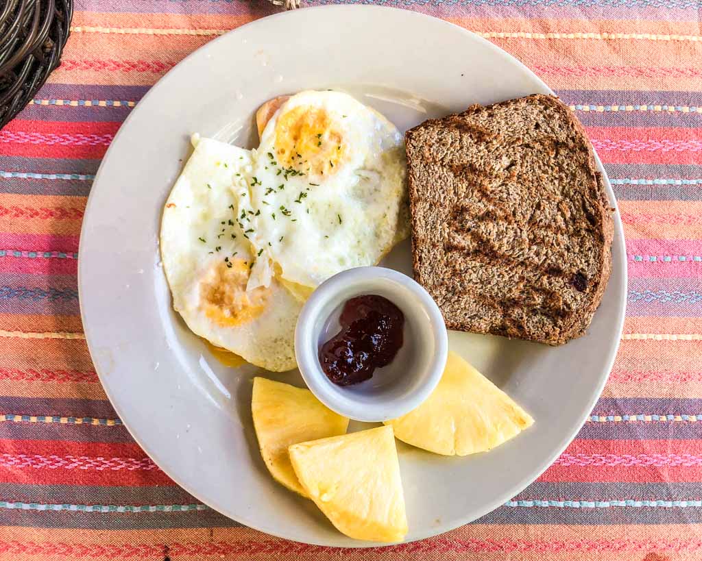 breakfast camp bay lodge roatan honduras