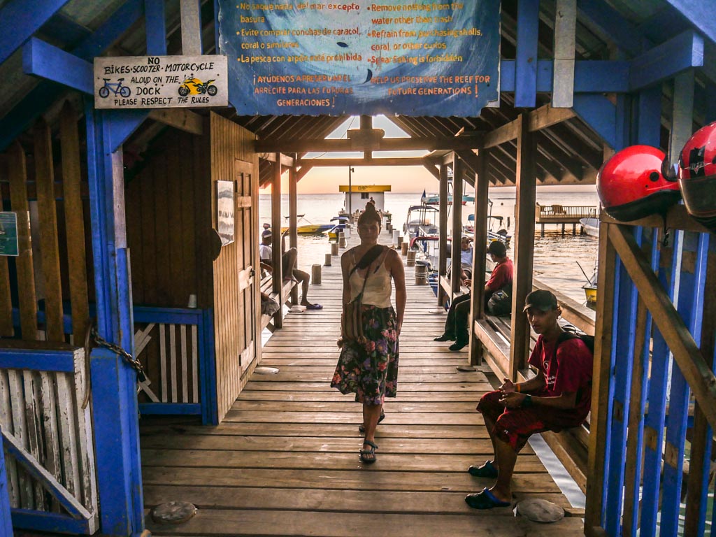 roatan honduras water taxi west end