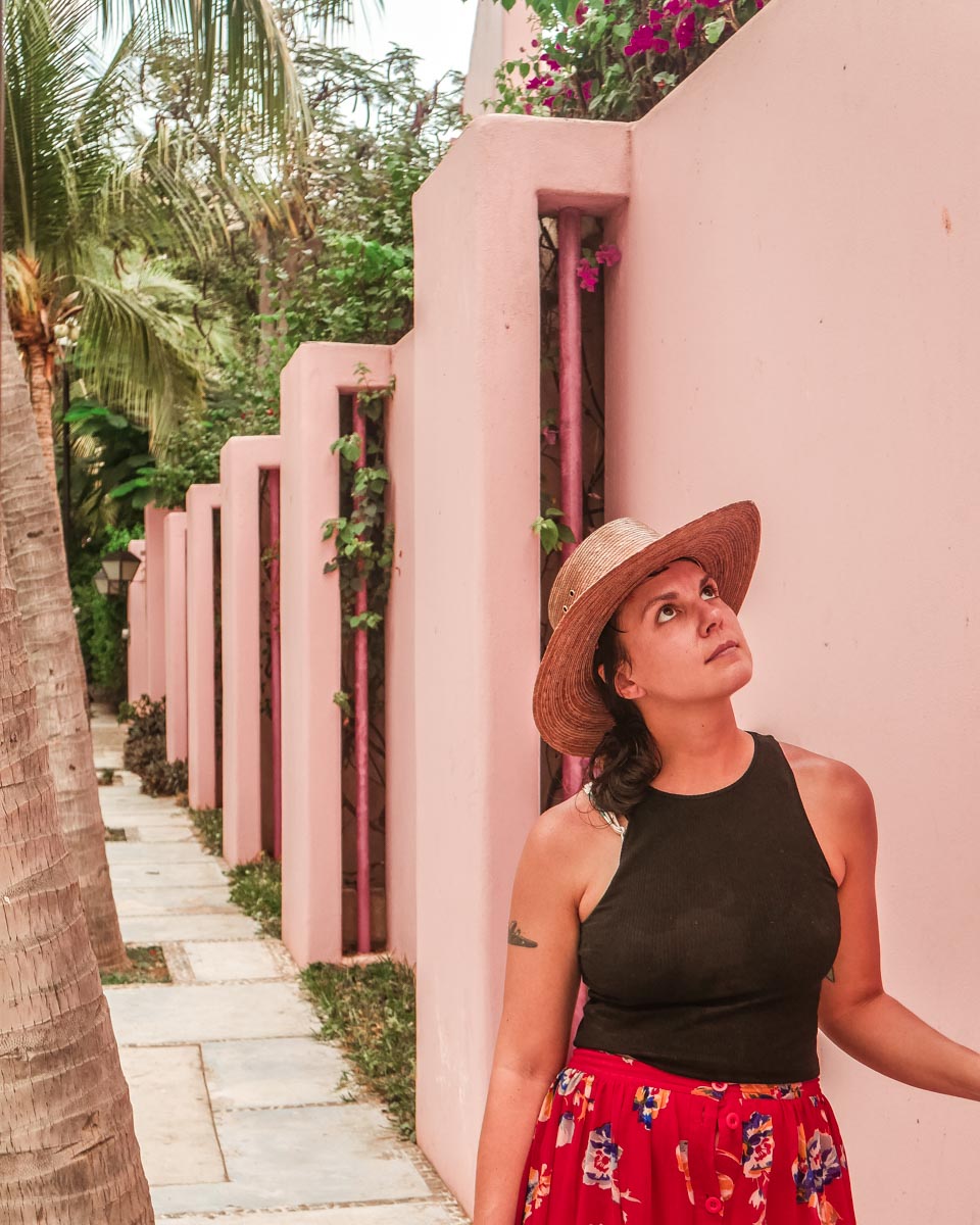 things to do in puerto escondido zicatela pink wall architecture
