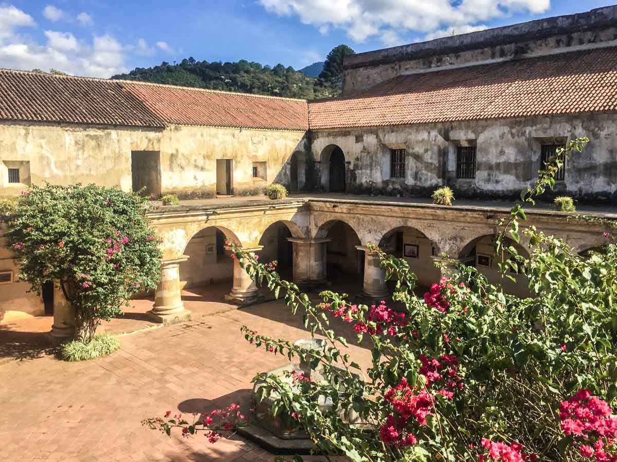 courtyard at convento capuchinas