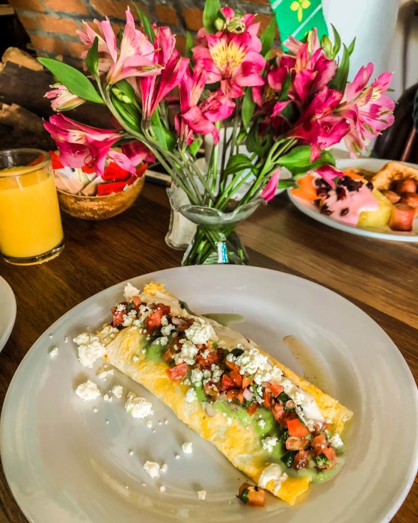 breakfast buffet omelette at sombra del agua