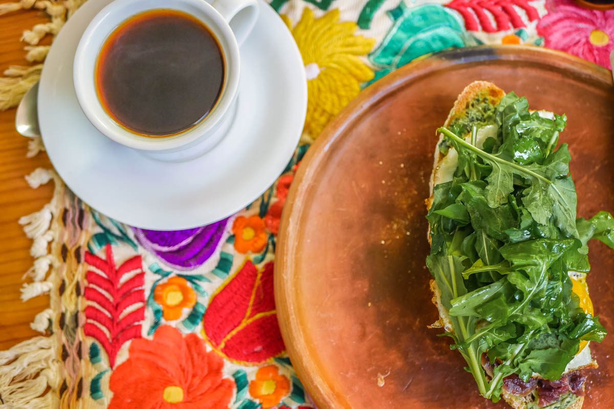 antigua-guatemala-breakfast-at-cafe-stela