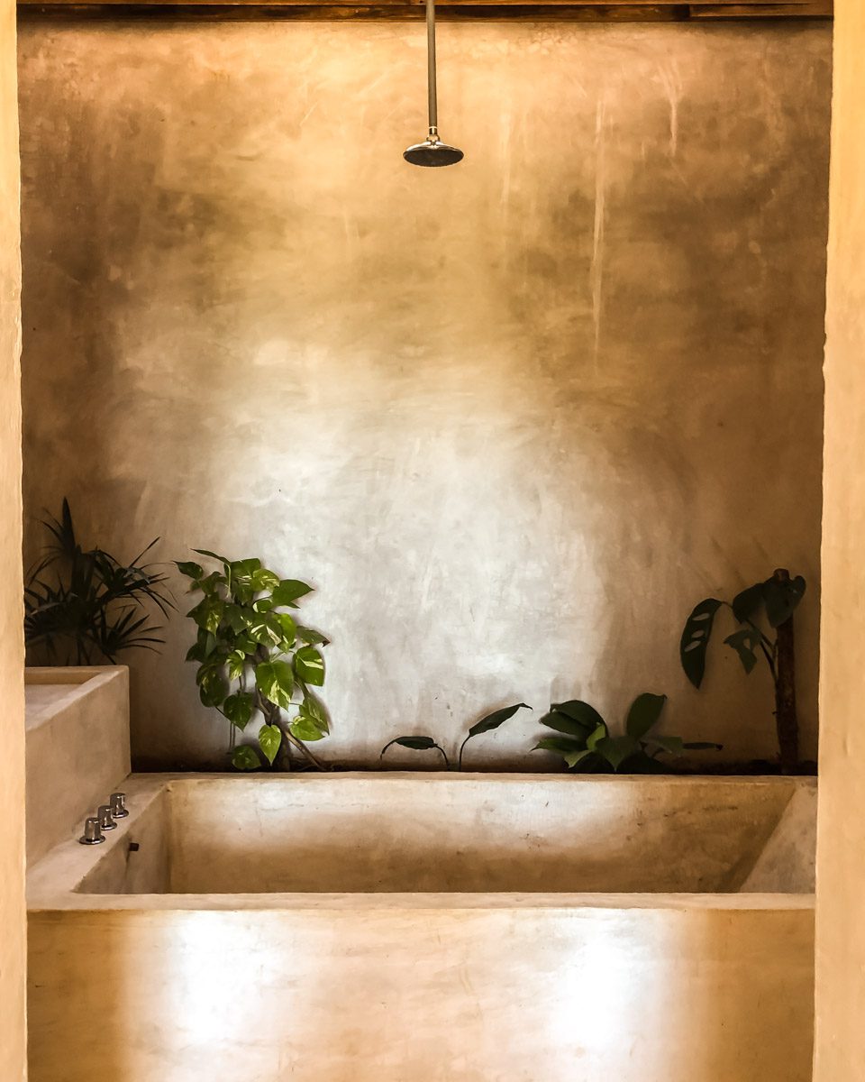 bathroom-at-monte-uzulu-hotel-in-san-agustinillo