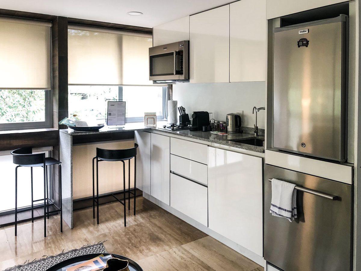 full kitchen with all amenities where to stay in mexico city