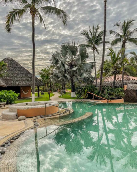 pool at puerta paraiso zihuatanejo