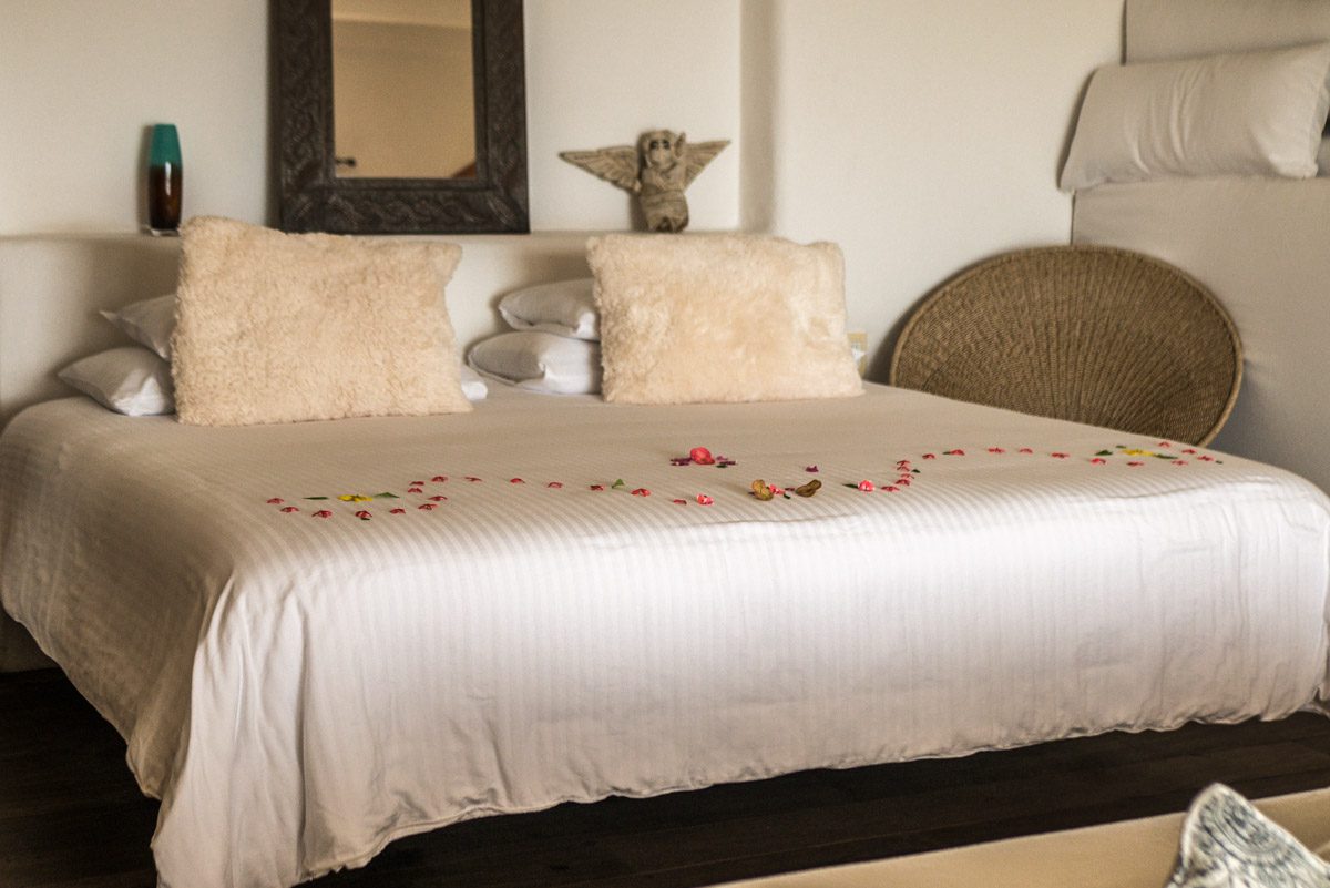 zihuatanejo boutique hotel king size beds