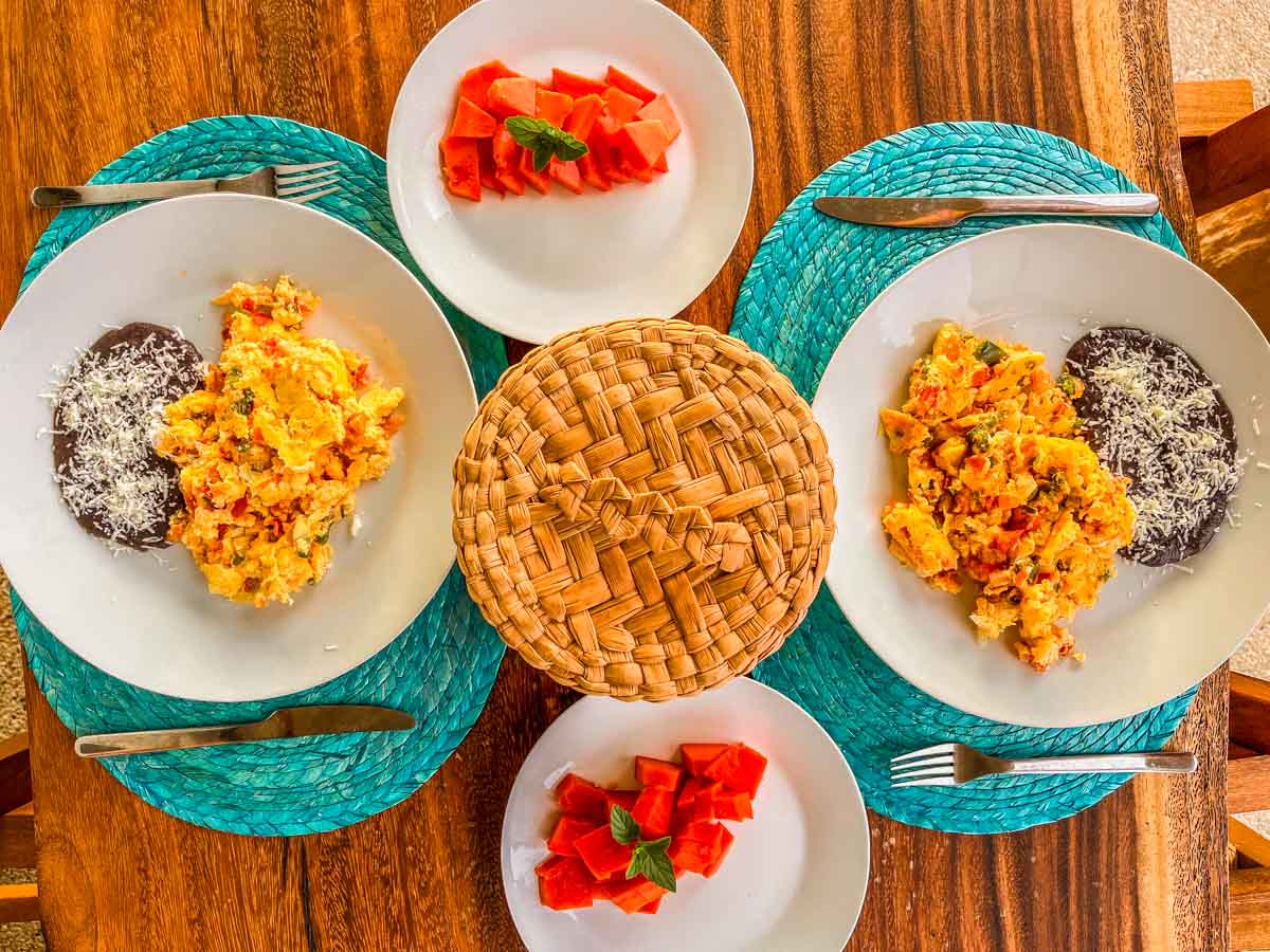 breakfast included at punta pajaros airbnb