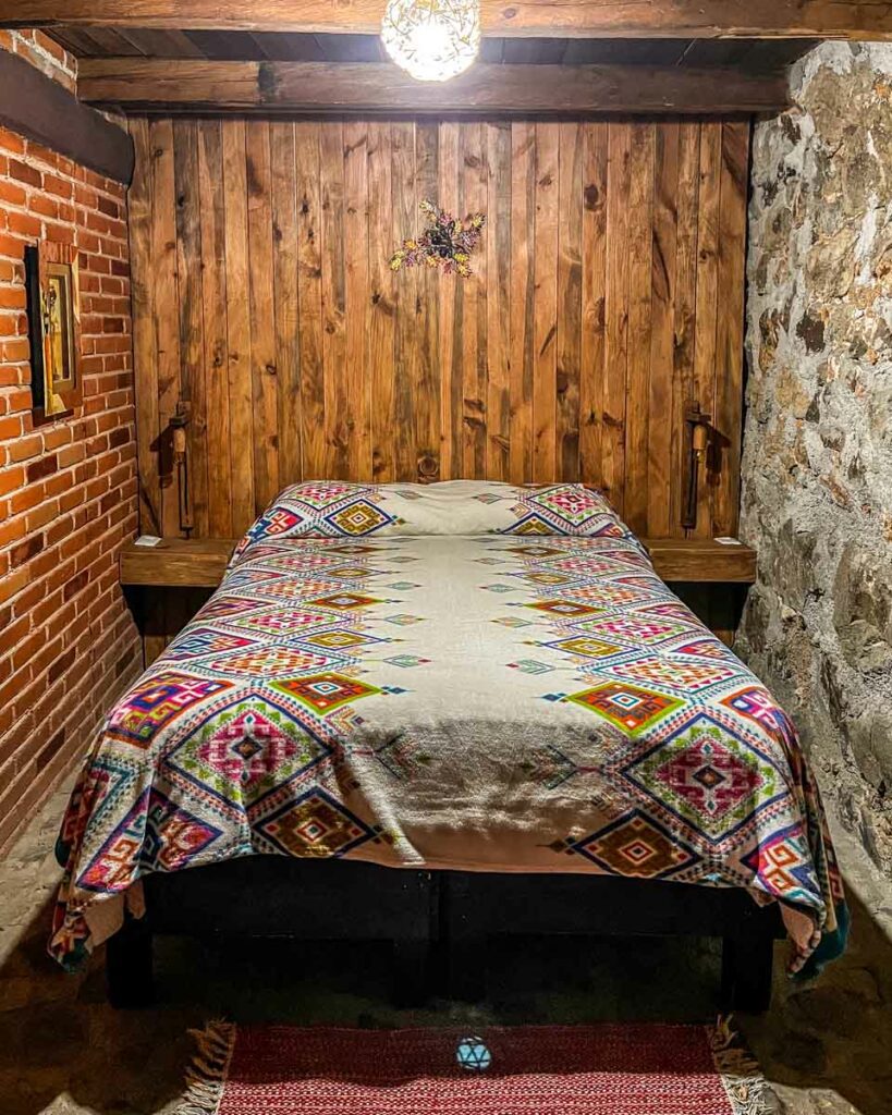 bedroom in airbnb in mineral del monte